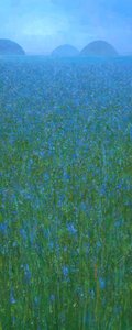 Blaues Feld ferne Hügel