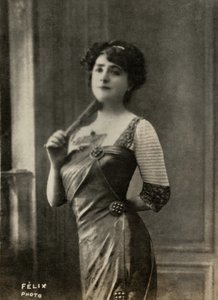 Porträt der französischen Künstlerin Marie Yahne von Studio Felix