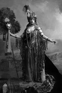 Lady Feodorowna Sturt von Studio Lafayette