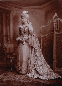 Maud, Marchioness of Lansdowne, als Lady Keith, Frau des britischen Botschafters am Hof der Kaiserin Maria Theresia, Der Diamant-Jubiläumsball der Herzogin von Devonshire im Devonshire House von Studio Lafayette