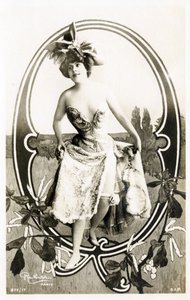 Q: Marcelle Yrven, französische Schauspielerin - Theater: Palais Royal, Folies dramatiques, Paris - Alphabet in Postkarte von Studio Reutlinger