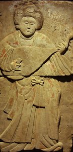Terrakotta-Stele mit Musiker, Tang-Dynastie (618-907), entdeckt in der Provinz Shaanxi, Stelenwald-Museum in Xian. Fotografie, Leonard de Selva, China, 2006.