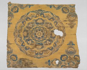 Stoff mit Blumenmedaillon, ca. 800