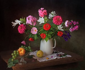 Sommerblumen und Früchte von Tatyana Skorokhod