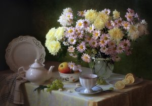 Tee und Blumen von Tatyana Skorokhod