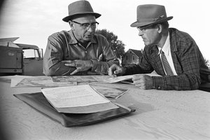 Familienbauer Ed Ker auf der A.M. Ker Ranch ist ein landwirtschaftlicher Siedler, der Alfalfa anbaut