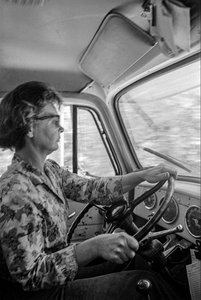 Mildred Cooper ist eine 43-jährige Großmutter und Lkw-Fahrerin mit einem Holztransporter