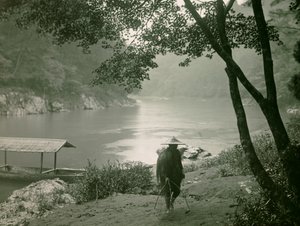 Fischer am Hozu-Fluss, Arashiyama-Viertel, Kyoto um 1900 - 1915 (Fotografie) von Teijiro Takagi