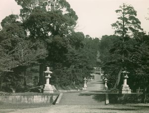 Steintreppe zum Grab von Hideyoshi Toyotomi, Kyoto, um 1900 - 1915