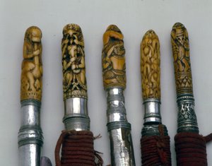 Ornamentale Messer- und Schwertgriffe, Nordthailand