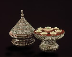 Behälter