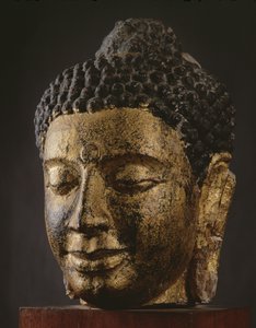 Riesiger Buddha-Kopf mit geschlossenen Augen, Srivijaya-Stil