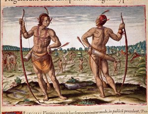 Zwei Einwohner von Virginia, Indianerwaffen mit Pfeilen und Bogen. Gravur aus „Admirante Narratio Americae“ von Theodore de Bry (1528-1598)