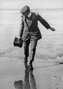 Thomas E. Grant in Biarritz, 1910 von Thomas E. and Horace Grant Grant