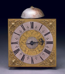 Quadratisches Zifferblatt einer Charles II Dreißig-Stunden-Standuhr, ca. 1680 von Thomas Tompion