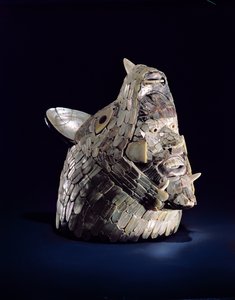 Kopf eines Tieres mit einem menschlichen Kopf in den offenen Kiefern, gefunden in Tula, Hidalgo, Mexiko, Frühpostklassik (900-1250) von Toltec