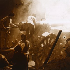 155 Kanonen im Einsatz, Arras, Nordfrankreich, 1915 von Unbekannt