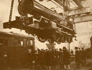 Ein großer westlicher Ritter für die Inspektion von Schülern, die Swindon besuchen, um 1930 von Unbekannt