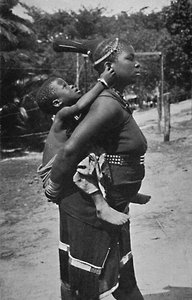 Eine Zulu-Frau und Kind, 1902
