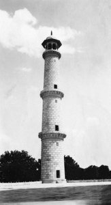 Ein Minarett am Taj Mahal, Agra, Indien, 1916-1917