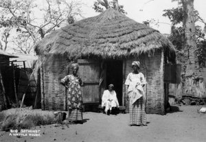 Ein Wattle-Haus, Bathurst, Gambia von Unbekannt