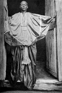 Eine Frau aus Harar in Festkleidung, Äthiopien, 1922 von Unbekannt