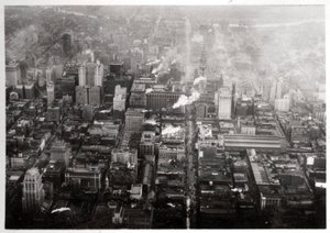 Luftaufnahme von Philadelphia, Pennsylvania, USA, von einem Zeppelin, 1928, 1933 von Unbekannt