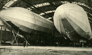 Luftschiffe im Hangar, Erster Weltkrieg, 1914