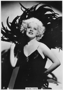 Alice Faye, amerikanische Schauspielerin und Sängerin von Unbekannt