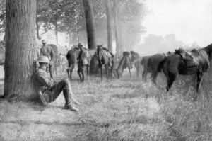 Amerikanische Kavallerieeinheit in Ruhe, Chemin des Dames, Frankreich, 1918