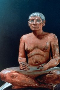 Alte ägyptische Figur eines sitzenden Schreibers, 25.-24. Jahrhundert v. Chr.