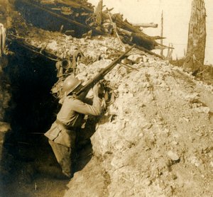 Flugabwehrschießen mit Maschinengewehr, um 1914-um 1918