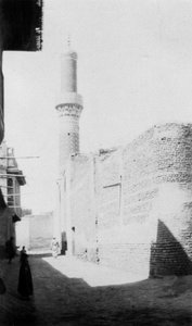 Hintergasse und alte Moschee, Bagdad, Irak, 1917-1919
