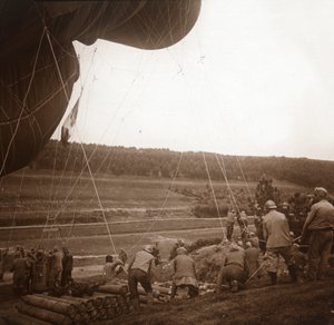 Sperrballon, Genicourt, Nordfrankreich, um 1914-1918 von Unbekannt