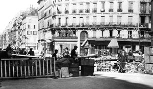 Barrikade in der Rue de Chateaudun, Befreiung von Paris, August 1944