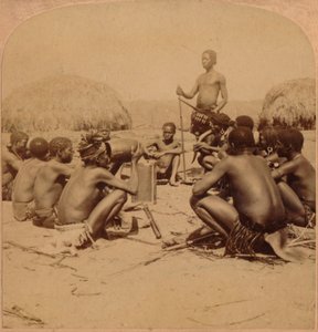 Krieger eines Zulu-Dorfes halten einen Rat ab, nahe dem Umlaloose-Fluss, Zululand, S.A., 1901