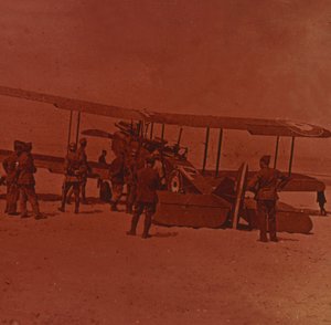 Abgestürztes britisches Flugzeug, ca. 1914-1918