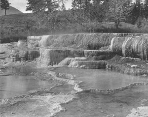 Brown Sulphur Springs, Yellowstone Nationalpark, USA, ca. 1900