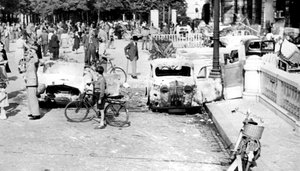 Ausgebrannte Autos, Place de la Concorde, Befreiung von Paris, August 1944
