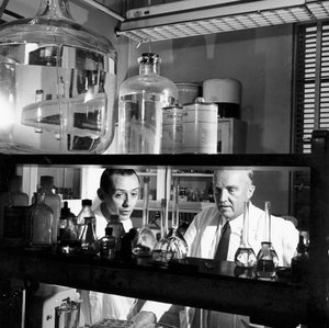 Charles Herbert Best, kanadischer Physiologe von Unbekannt