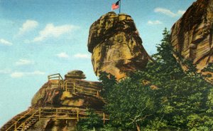 Chimney Rock und Rock Pile, West-North Carolina, 1942 von Unbekannt