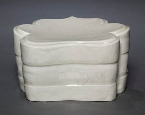 Wolkenkragenkissen mit Wellen