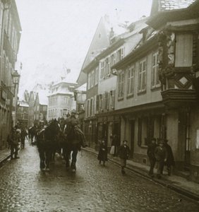 Kolonne deutscher Soldaten, Ribeauvillé, Frankreich, um 1914-1918