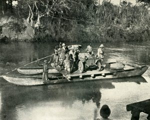 Transport von Motorfahrzeugen über den Mbaka-Fluss, Deutsch-Ostafrika, 1919
