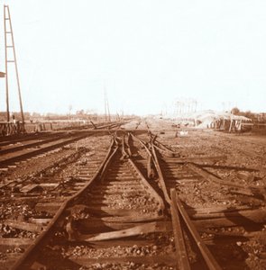 Zerstörte Eisenbahnschienen, Roeselare, Flandern, Belgien, ca. 1914-ca. 1918