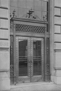 Detail des Seiteneingangstors, Phoenix National Bank, 1924