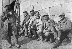 Evakuierte französische Verwundete nach der Schlacht bei Plessis-de-Roye, Picardie, Frankreich, 30. März 1918 von Unbekannt