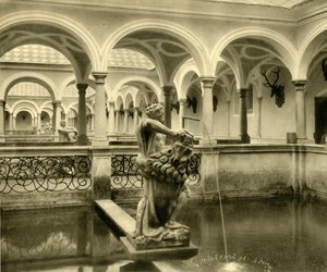 Fischbecken-Skulpturen, Stift Kremsmünster, Oberösterreich, um 1935 von Unbekannt