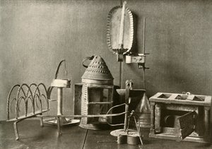Fußwärmer, Öllampen, Kerzenleuchter, Zinnlaterne und Toaster, 18. Jahrhundert, 1937