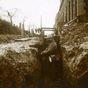 Französischer Soldat in den Schützengräben, ca. 1914-1918